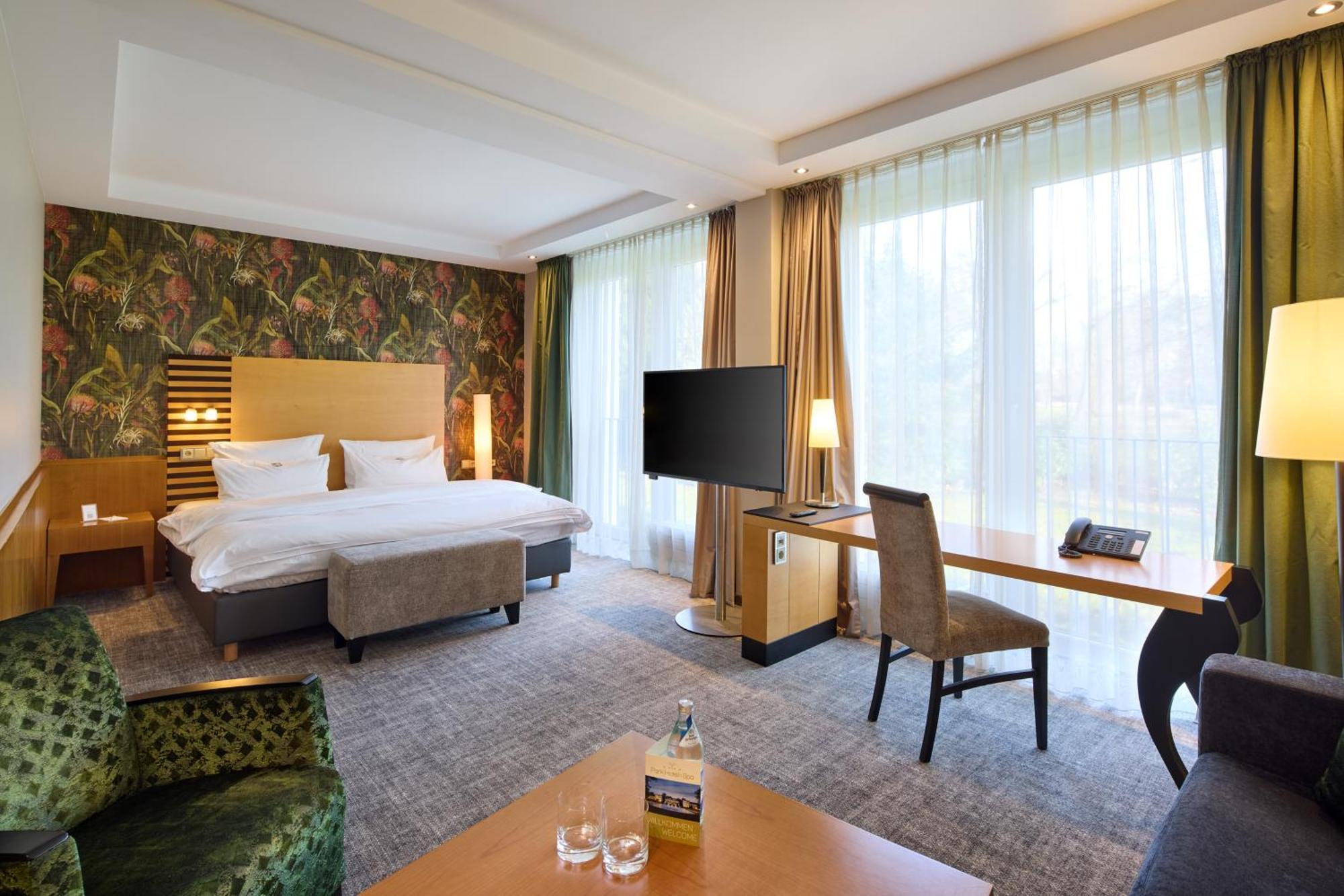 Western Premier Park & Hotel 4*